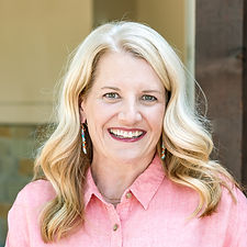 Dallas, TX - Meredith Smith Sonneborn - Headshot_edited.jpg