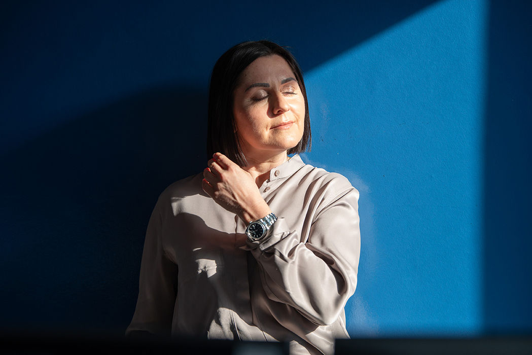Business-Porträt von Carina Zehnder im Büro