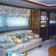 Coussins peints sur soie  pour un Yatch.jpg
