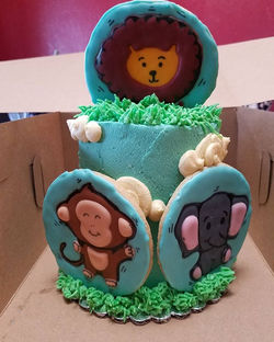 Vanilla Smash Cake with Vanilla Buttercr