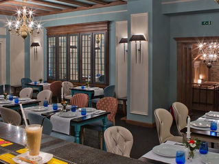 Restaurantul Castelului Cantacuzino, CANTA CUISINE, caută ospătari cu experiență în domeniu, ajutor