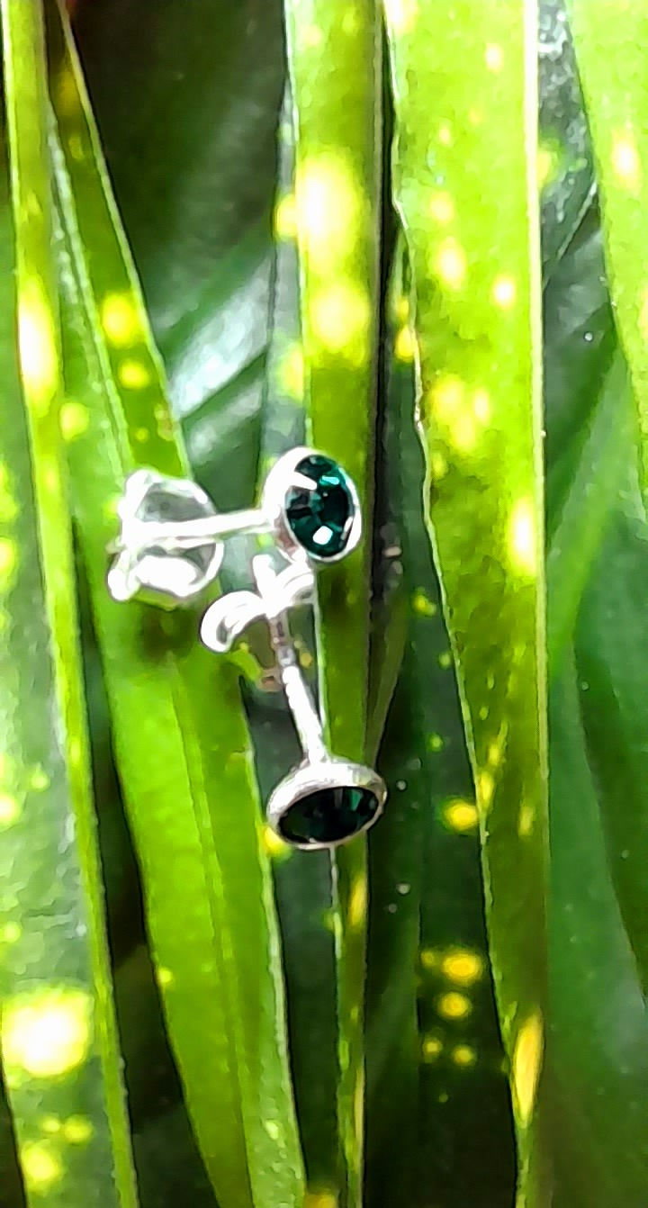 Thumbnail: Emerald/ Sterling Silver Birthstone Stud Earrings