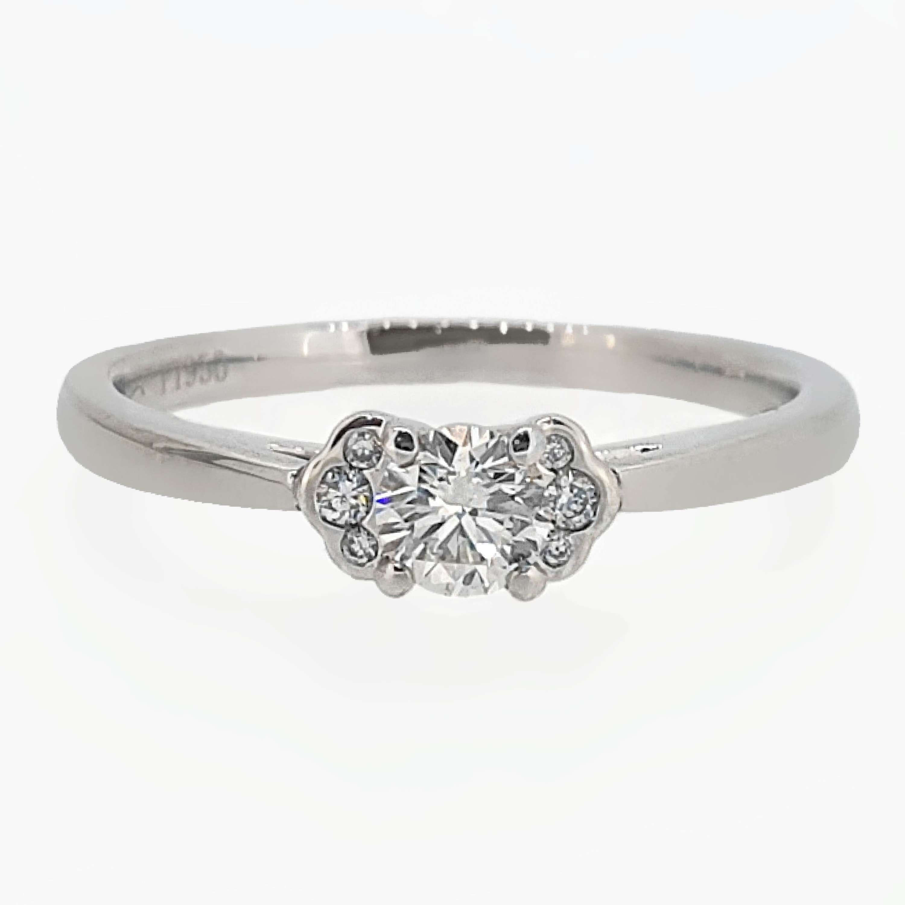 Diamond Solitaire with Trefoil Sides Wed-fit Engagement Ring Set In Platinum