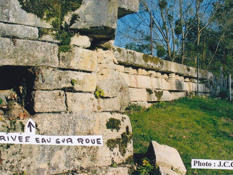 Neuf Moulin : arrivée d'eau sur la roue à aubes :