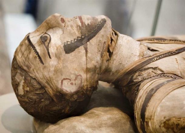 Ancient Egyptian Papyrus Reveals Secrets to Embalming the Face!