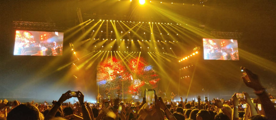 Guys like You - Maroon 5 performs in Dubai = Published in Kuwait Times
