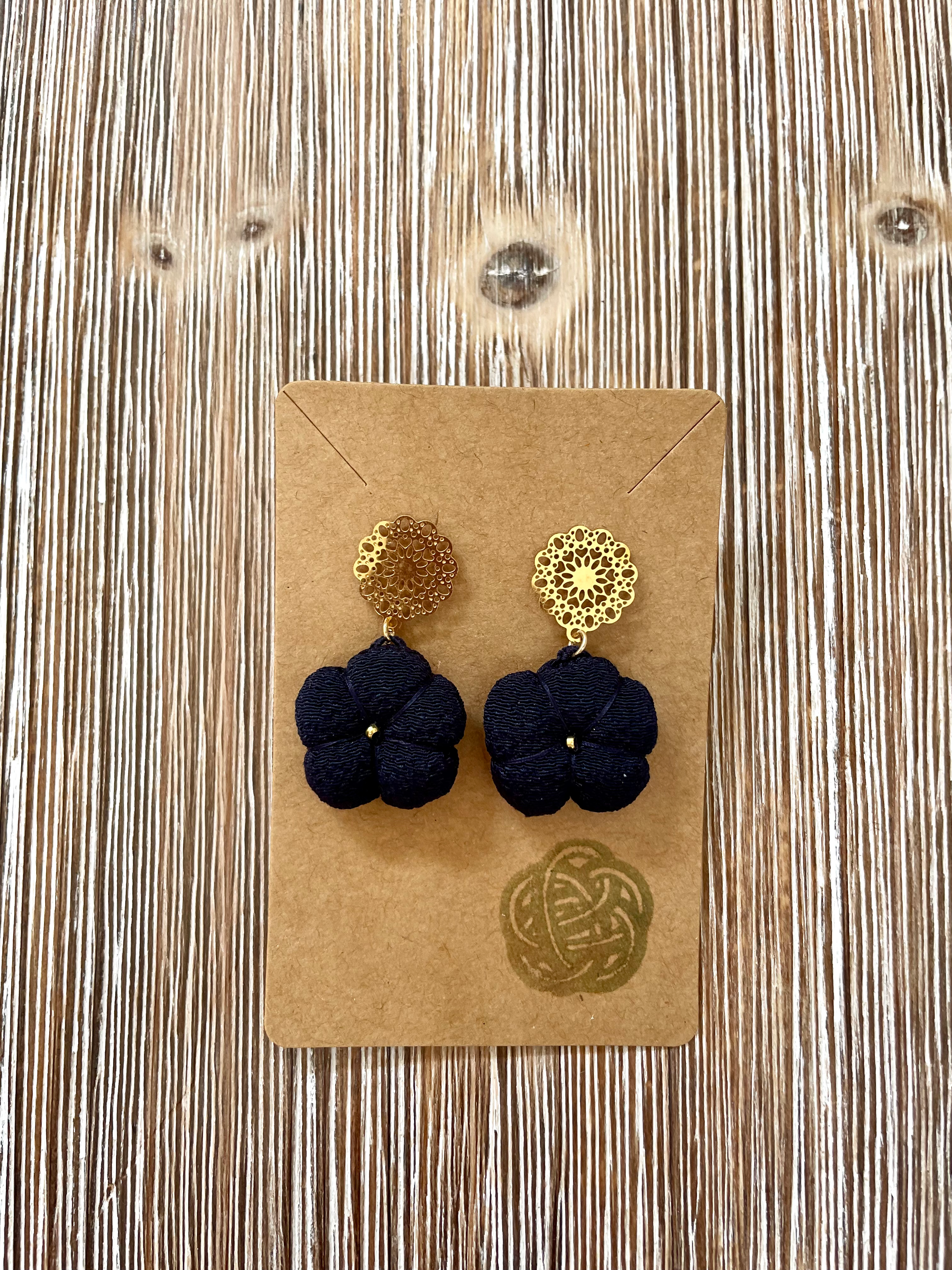 ORECCHINI UME BLU NOTTE