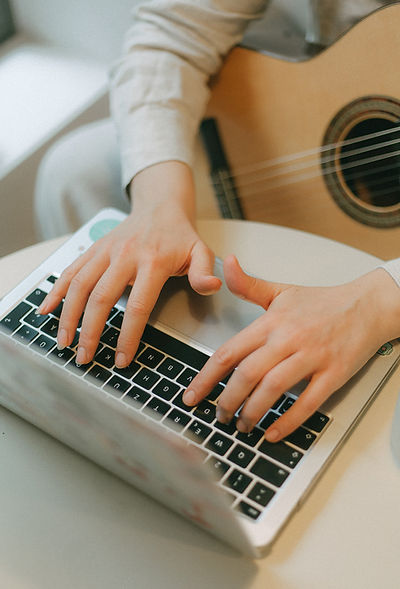 Me puedes contactar aquí