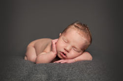 Newborn photos Buckinghamshire (5 of 10)