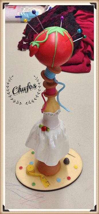 Chufos, Porcelana fría, Costurero