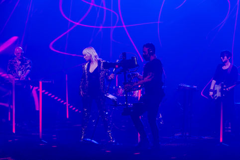 NETFLIX -2021-05-19,20 - LOW_45.JPG