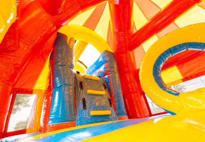 Miniaturbild: Multiplay Super Achterbahn Hüpfburg