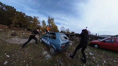 Vizelj uništio policijska kola i najavio koncert