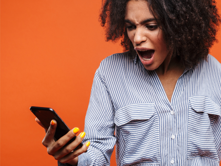 Operadora de telefonia deve indenizar consumidora por envio excessivo de mensagens