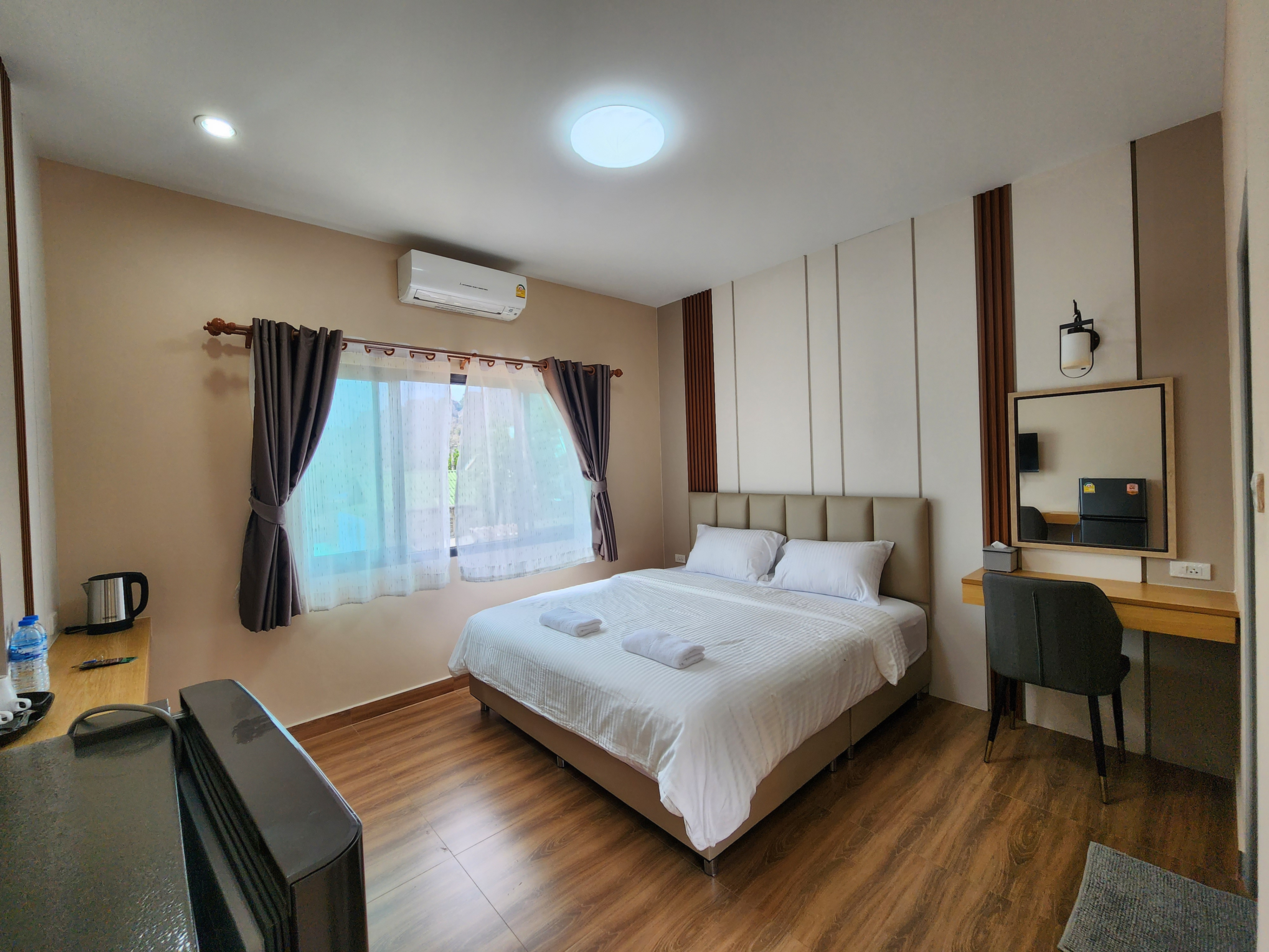 Superior Double Bedded (King size)