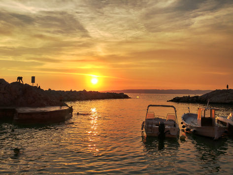 Apéro-baignade au Vallon des Auffes - Marseille