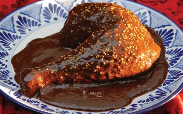 mole-poblano-001-larousse-cocina_0-e1671586546996.jpg.webp