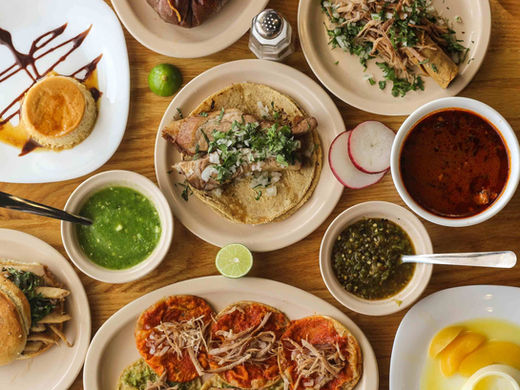 Carnitas Ely: Un Pedacito de Michoacán en Puebla