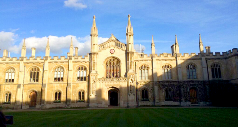 CAMBRIDGE - SCHOLARS & SIGHTSEERS