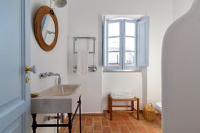 bathroom 3.jpeg