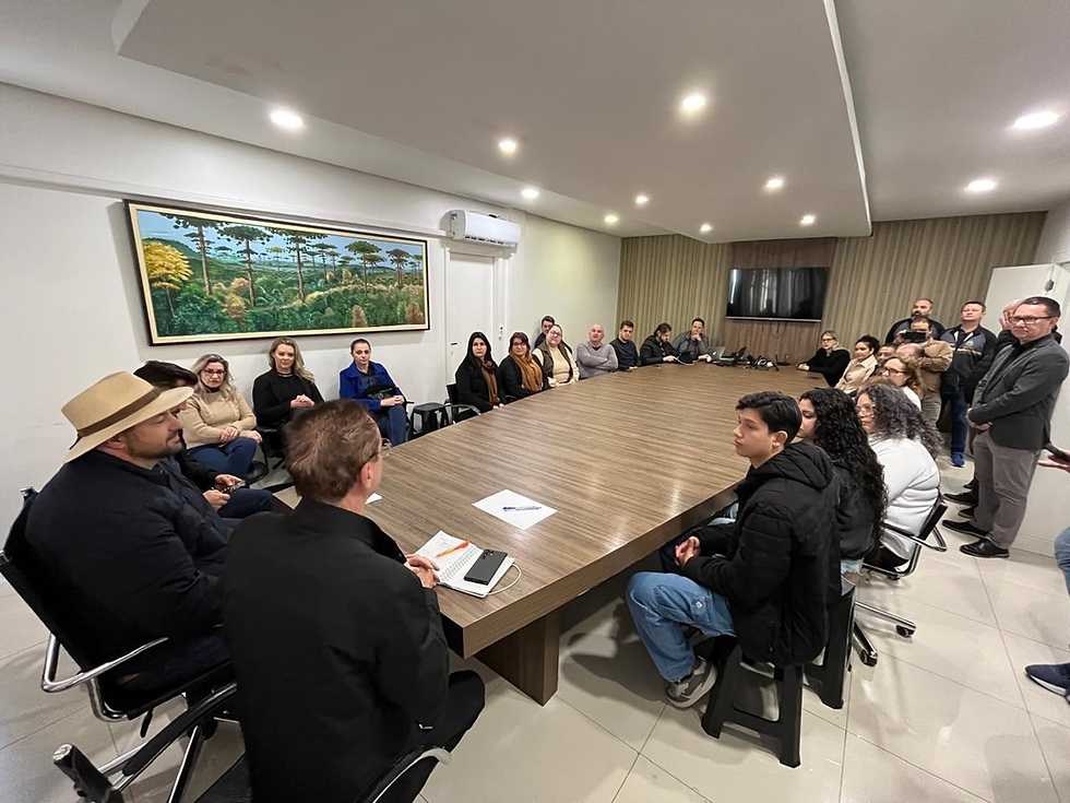 Em encontro com Pedron, deputado Geraldo Mendes destina recursos para escolas e veículos