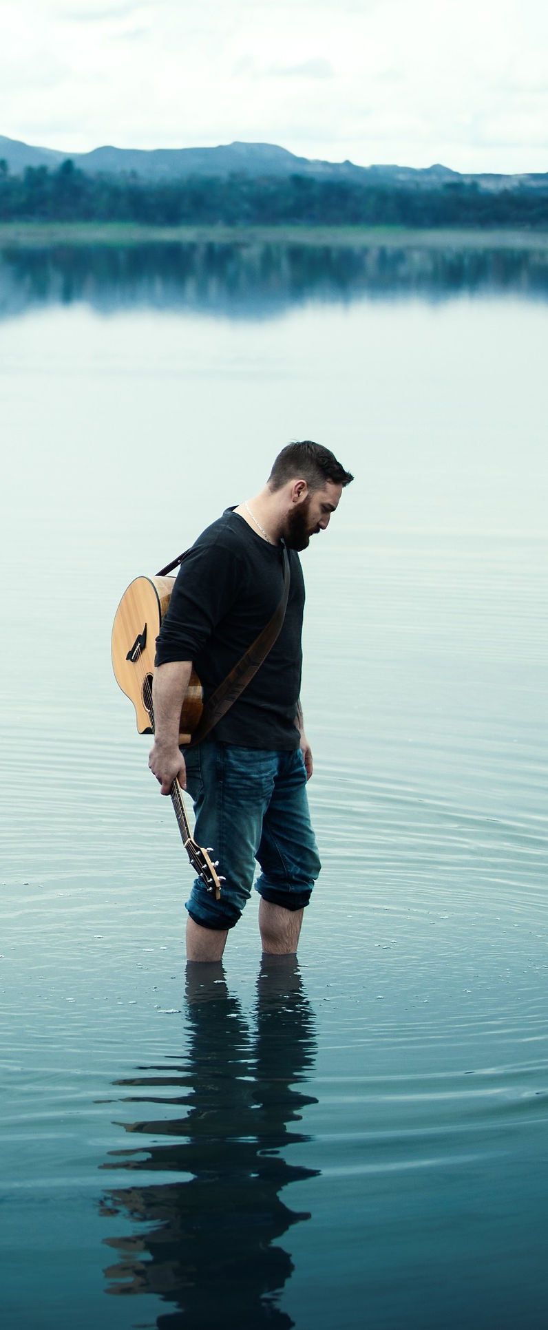 Drew-Alkema-guitarist-portrait-by-Jason-Sinn-Photography (internet) (6)_edited.jpg