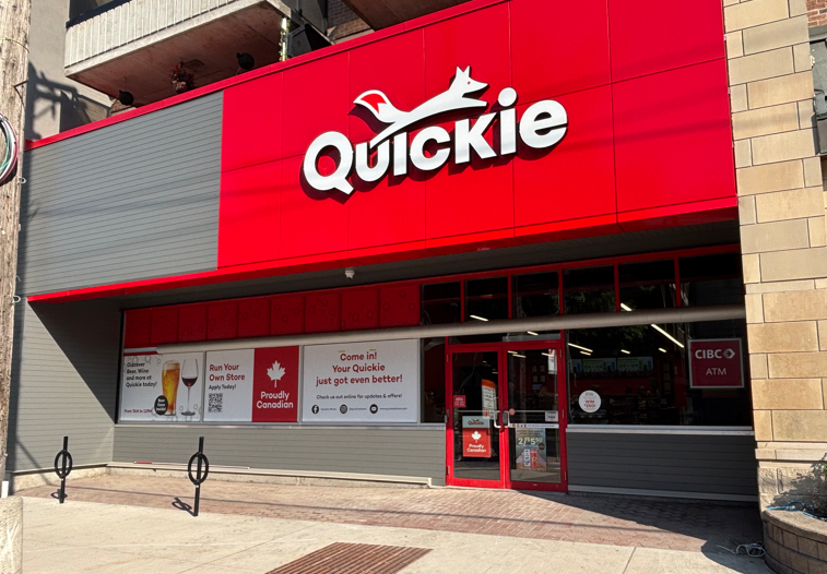 Nous sommes de retour, Ottawa! Quickie au 435, rue Albert est maintenant ouvert !