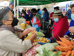 Feria reactivó la economía en Riobamba