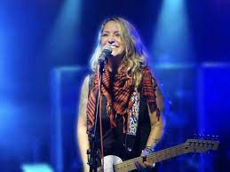 SARAH SMITH - SOLO (ALL REQUESTS SHOW)