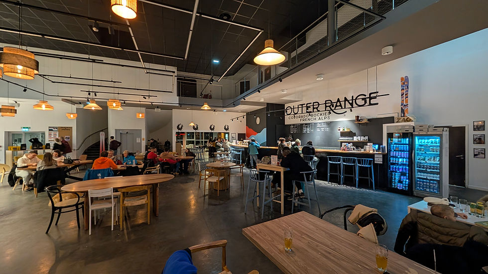 Exemple de taproom chez Outer Range dans les Alpes en France