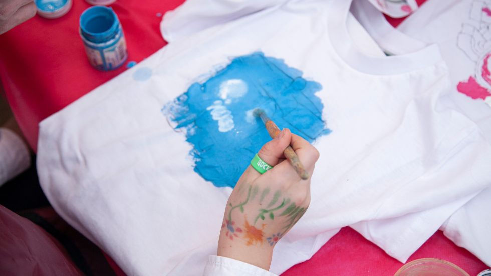 Paint a shirt  