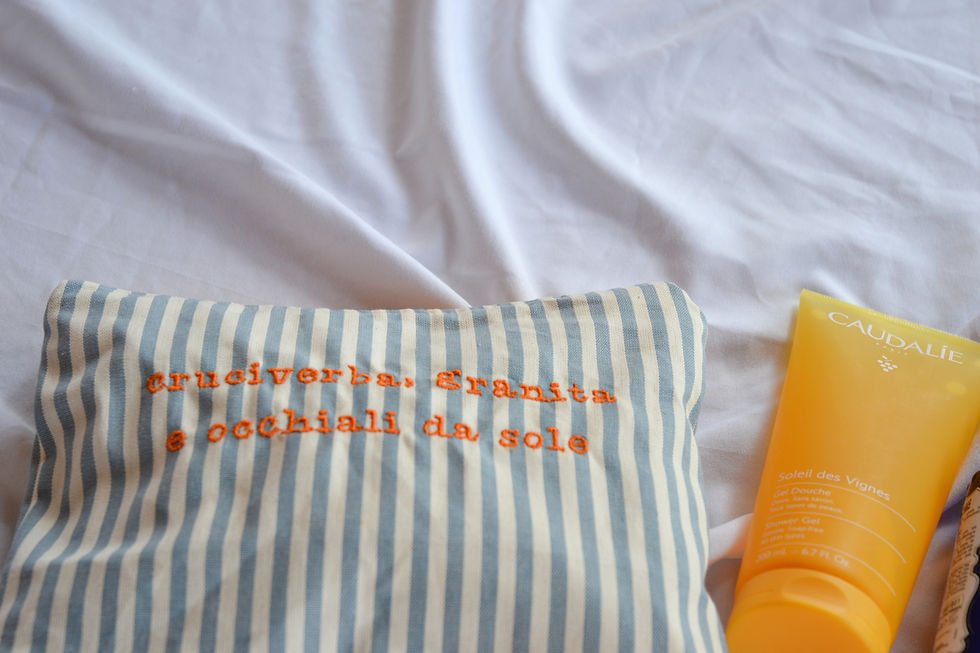 Miniatura: pochette piatta "cruciverba, granita e occhiali da sole"