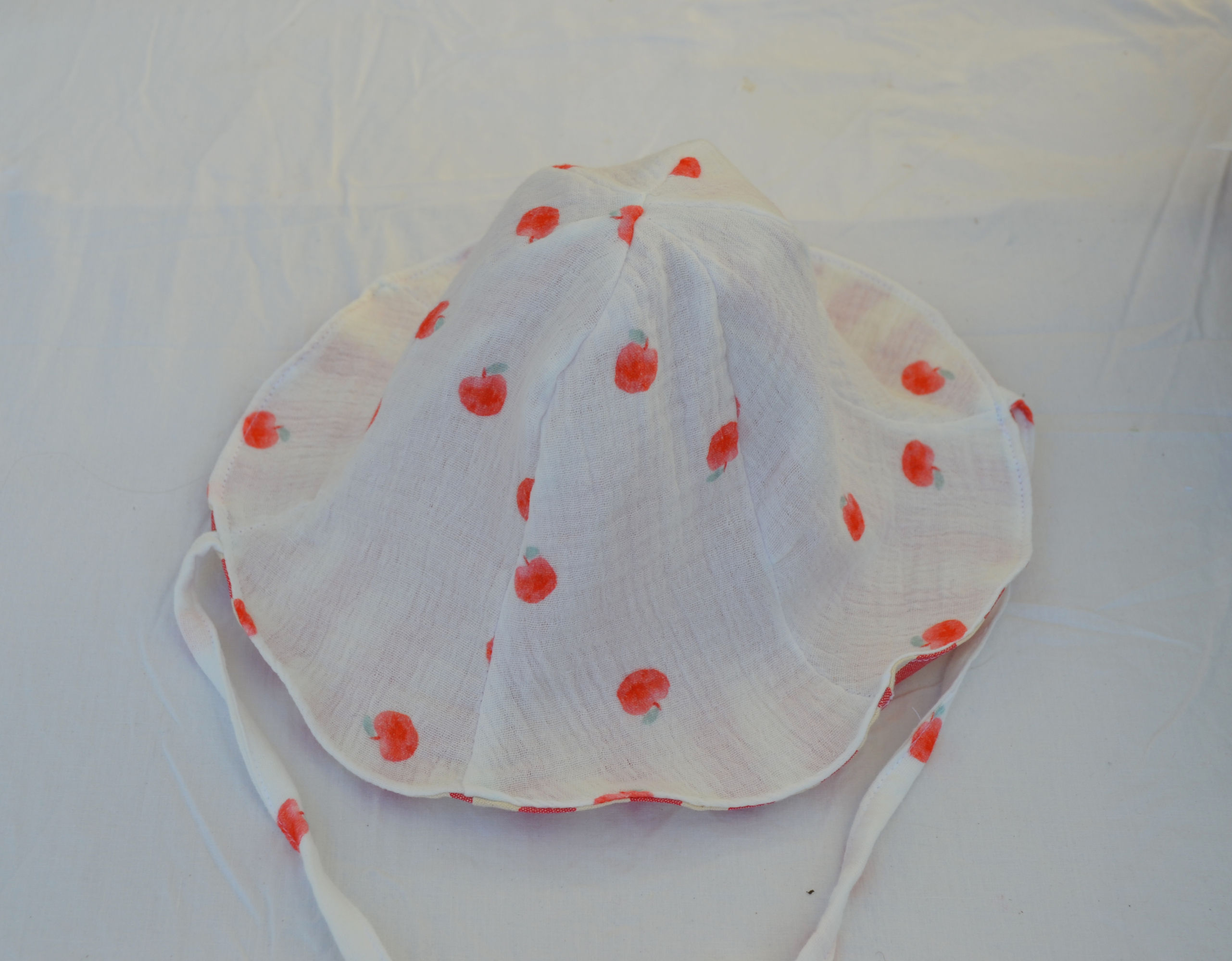 sunny hat righe  e mele (6-12 M)