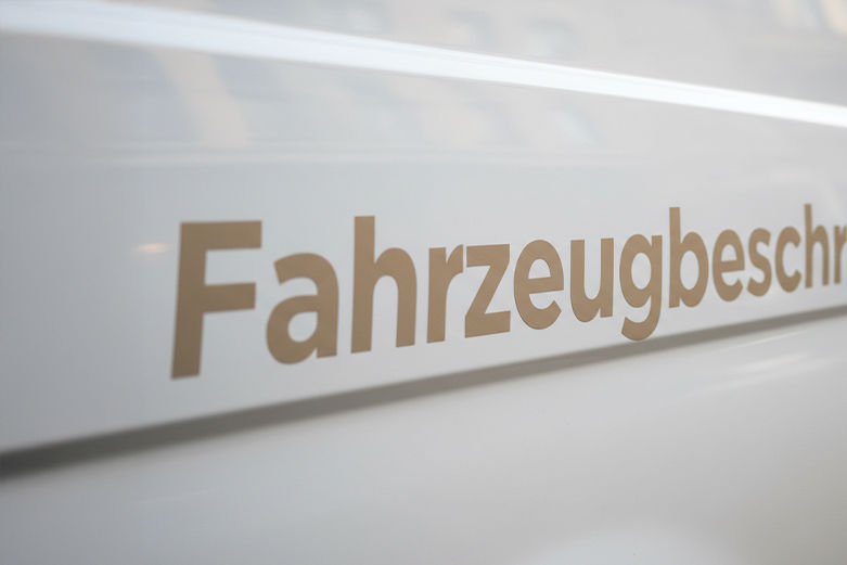 typeandtide-fahrzeugbeschriftung-mockup.jpg