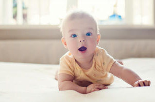 FORTES CHALEURS : 6 conseils pour rafraîchir votre bébé