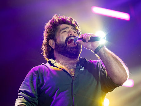 Fiat celebra 50 anos no Brasil com música, tecnologia e emoção no Mineirão