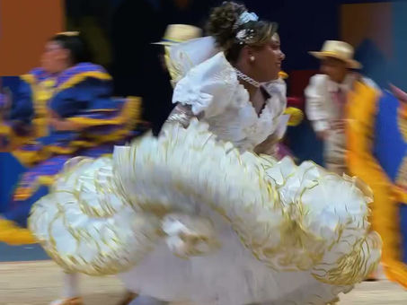 2ª noite do Arraial de Belô 2026 leva pagode, quadrilhas e muita animação ao Mineirinho