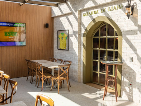 Restaurante Di Liana transforma varanda em novo ponto de encontro com happy hour musical