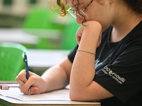 Mais da metade dos aprovados no vestibular da Escola Bahiana de Medicina são estudantes do Bernoulli