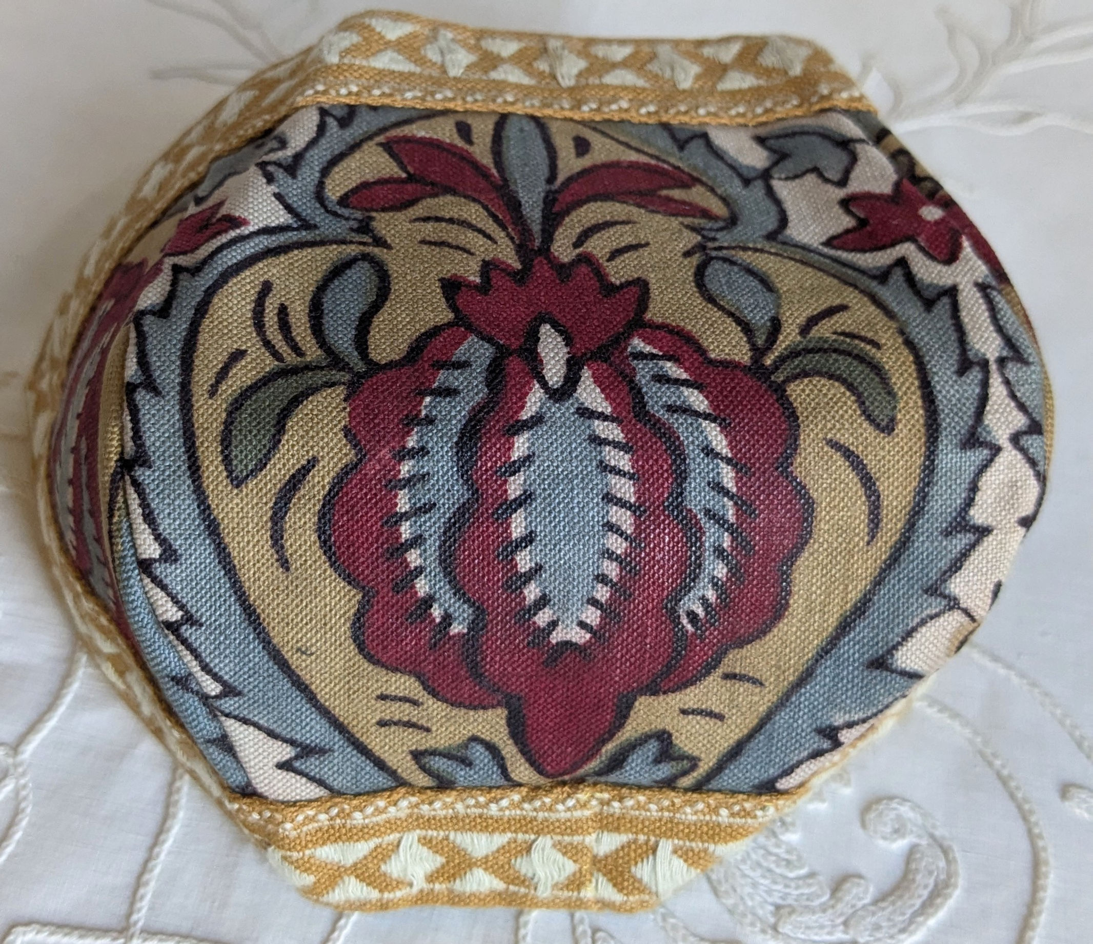 A Early 1900's Dutch Chintz Child's Bonnet