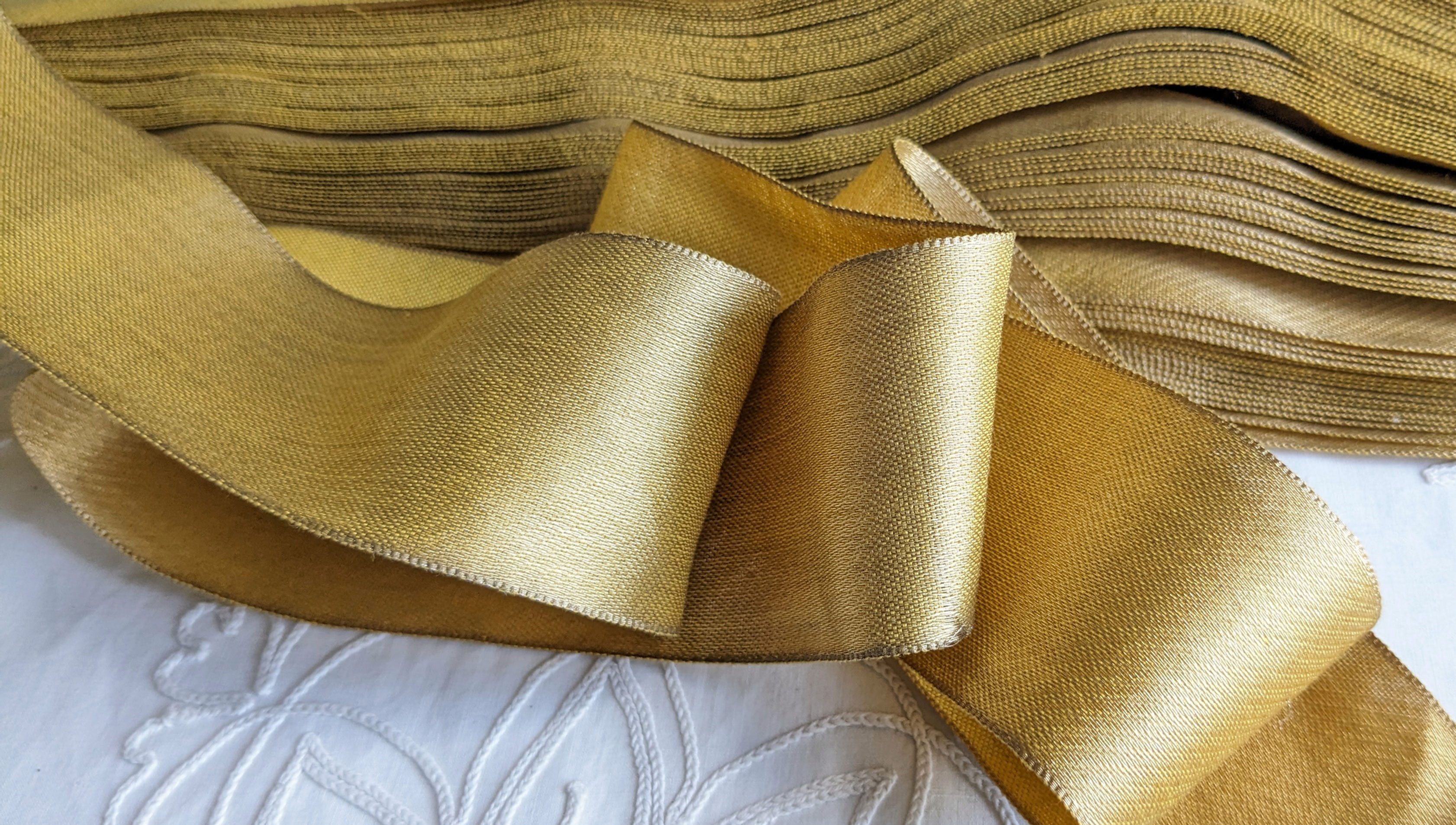 Wide Antique Gold Metallic Lame Ribbon €10 p/m