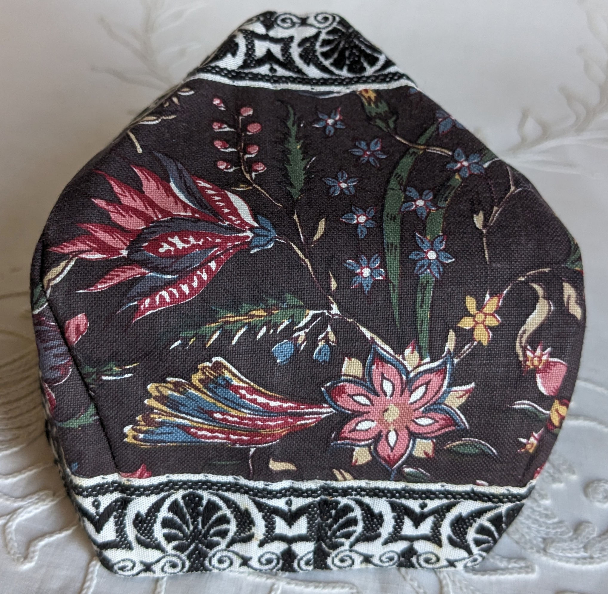 A Early 1900's Dutch Chintz Child's Bonnet