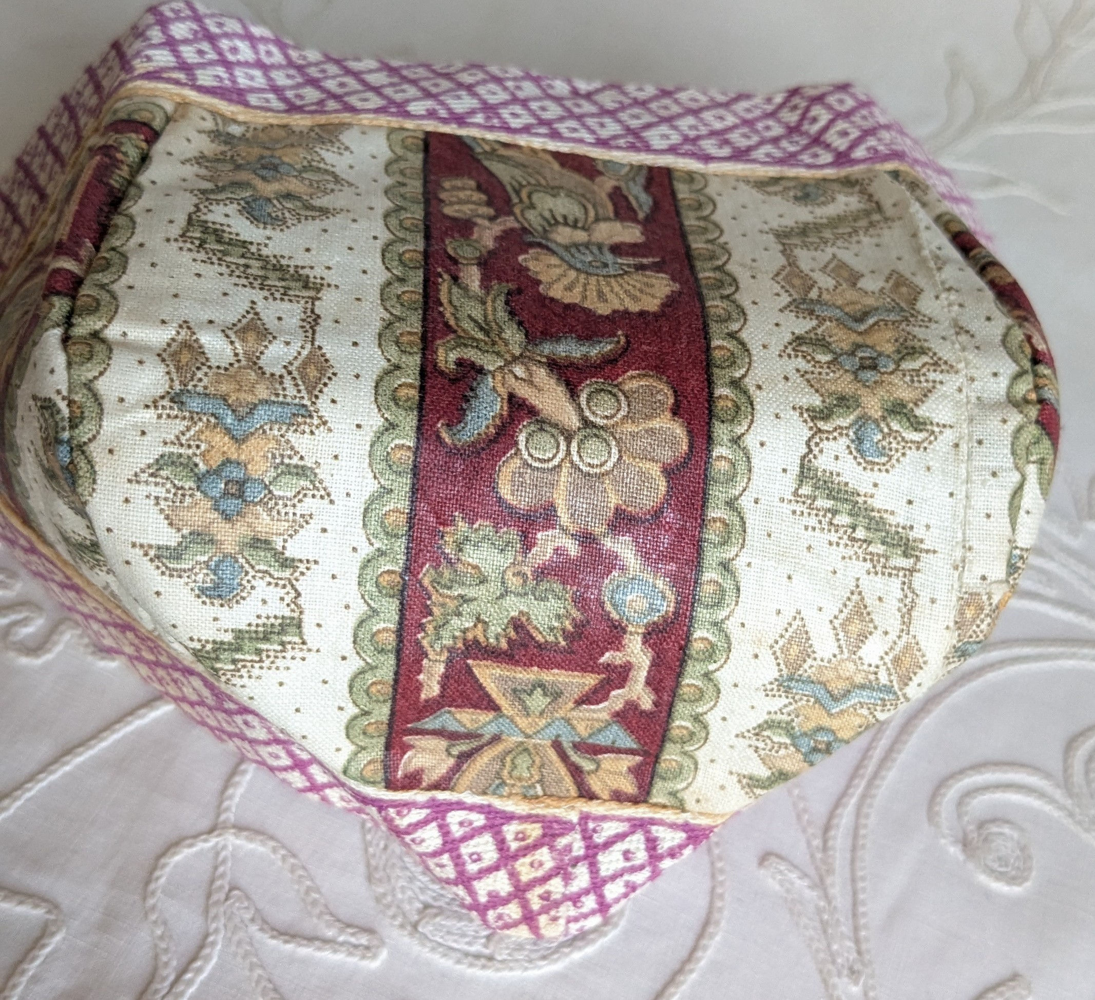 A Early 1900's Dutch Chintz Child's Bonnet