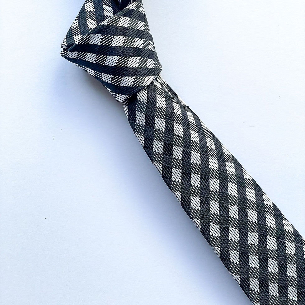 Corbata delgada con diseño escocés