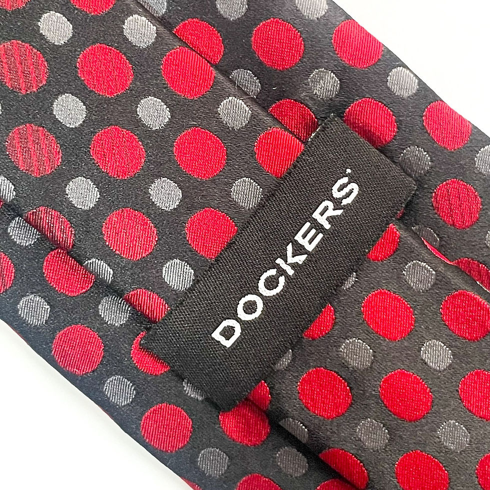 Corbata Dockers con diseño de lunares