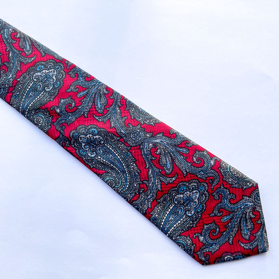 Corbata con un diseño en patrón de Paisley