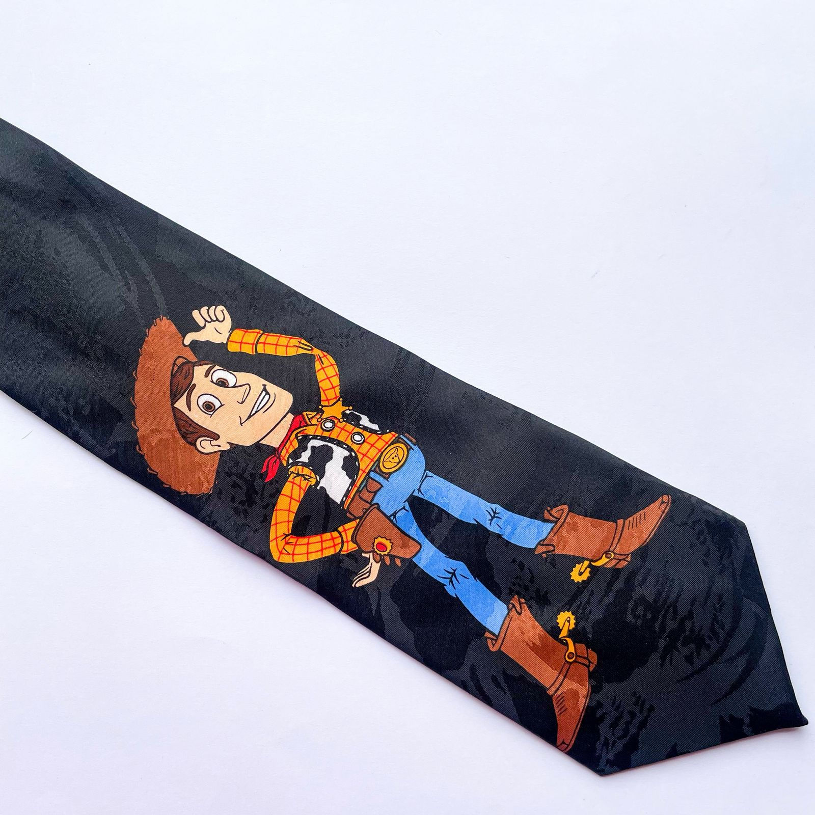 Corbata TOY STORY Disney fabricada en Corea con diseño Woody