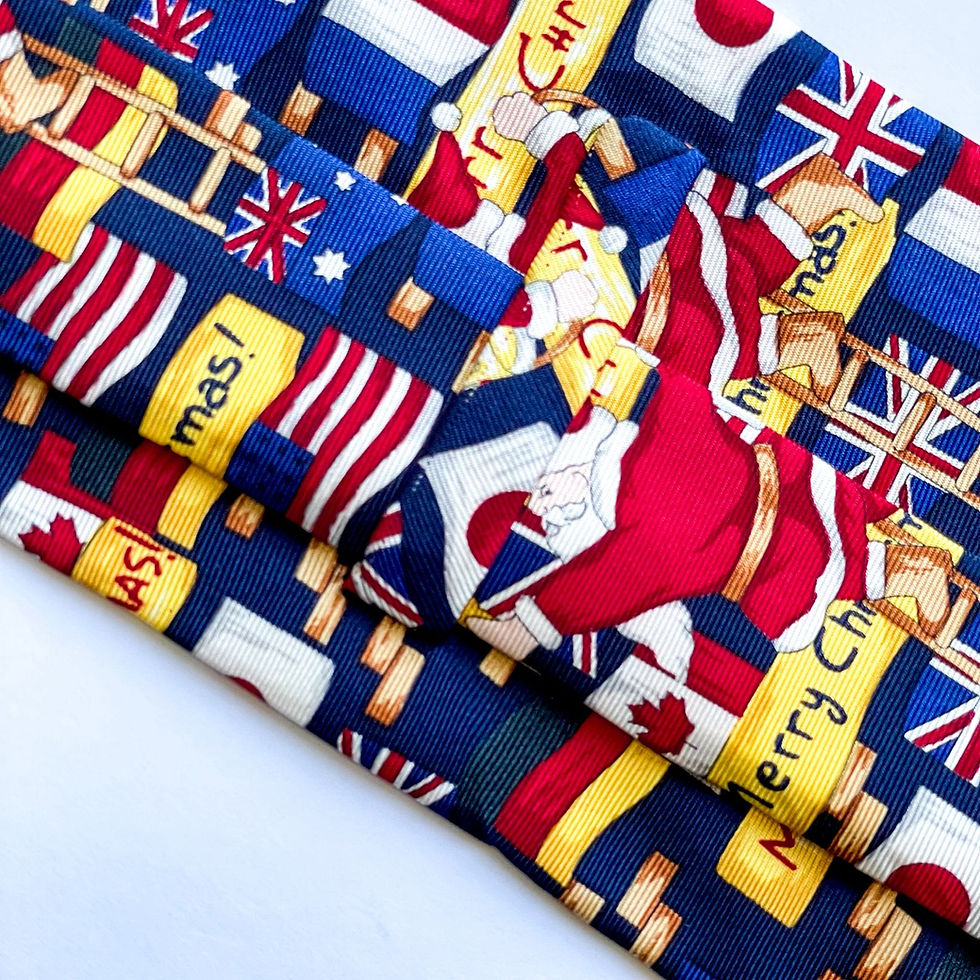 Miniatura: Corbata navideña del viaje por el mundo de papa Noel o viejito pascuero. Corbata de seda y fabricación italiana