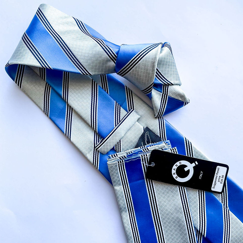 Corbata + pañuelo Brand Q con 🏷️ y un hermoso diseño a rayas (marca un valor de $39.99)