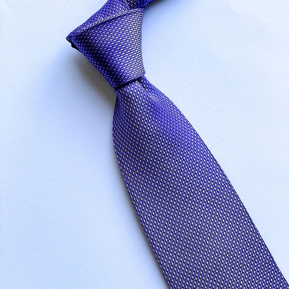 Hermosa corbata Michael Kors de seda morada con pequeño patron